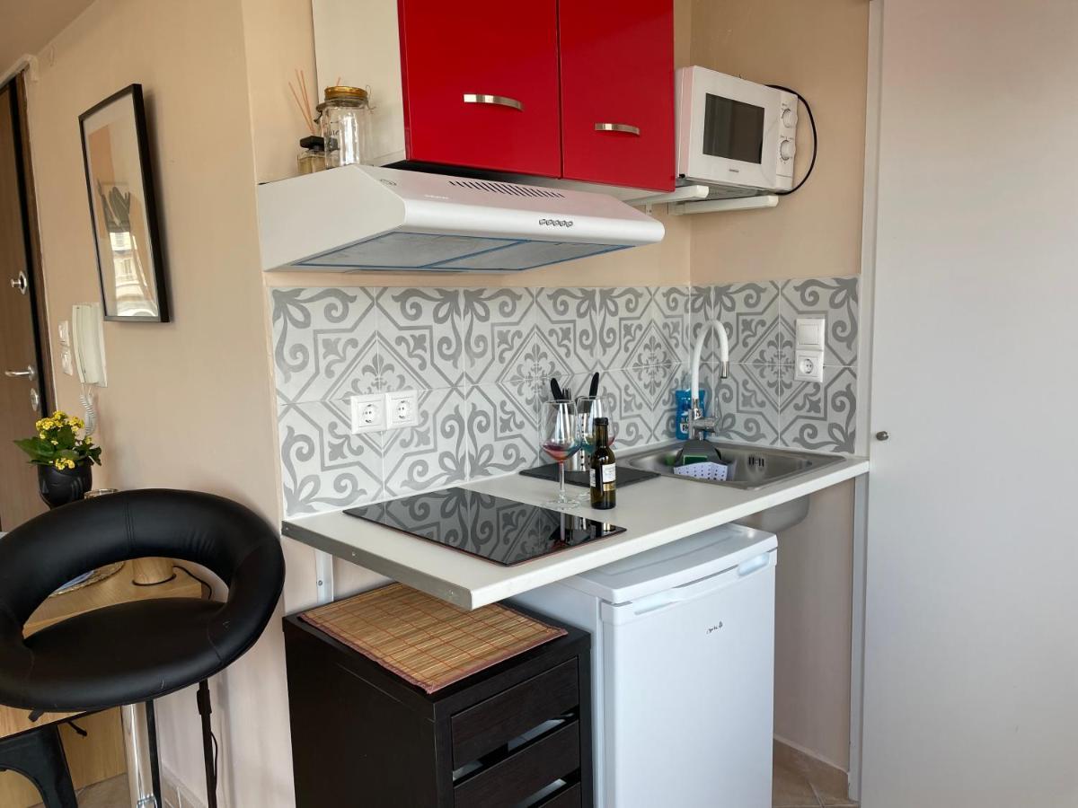 Cozy Apartment In Heart Athens Near Metro Fix 100M Atenas Exterior foto
