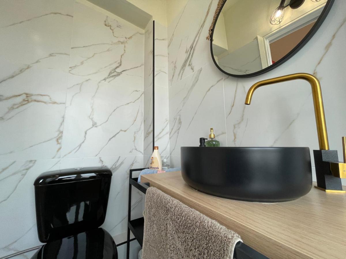 Cozy Apartment In Heart Athens Near Metro Fix 100M Atenas Exterior foto