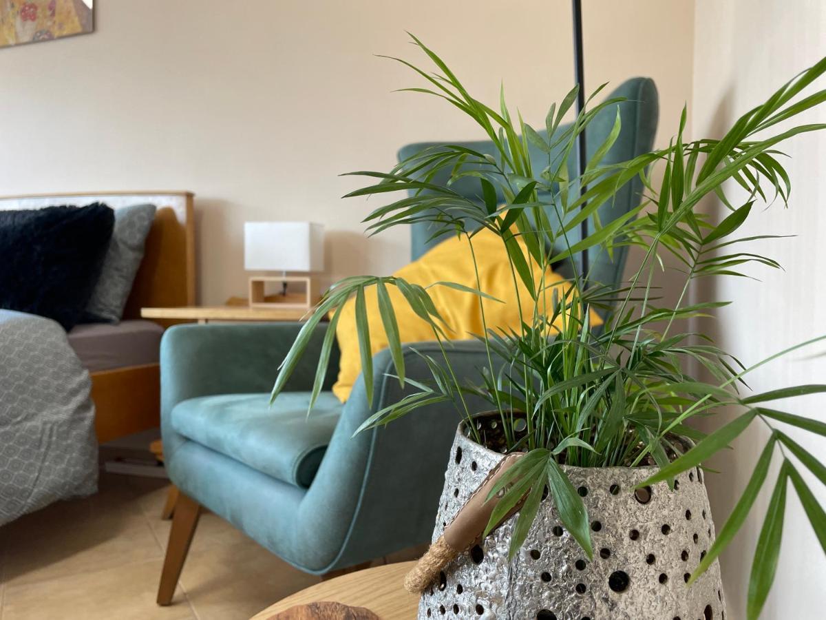 Cozy Apartment In Heart Athens Near Metro Fix 100M Atenas Exterior foto