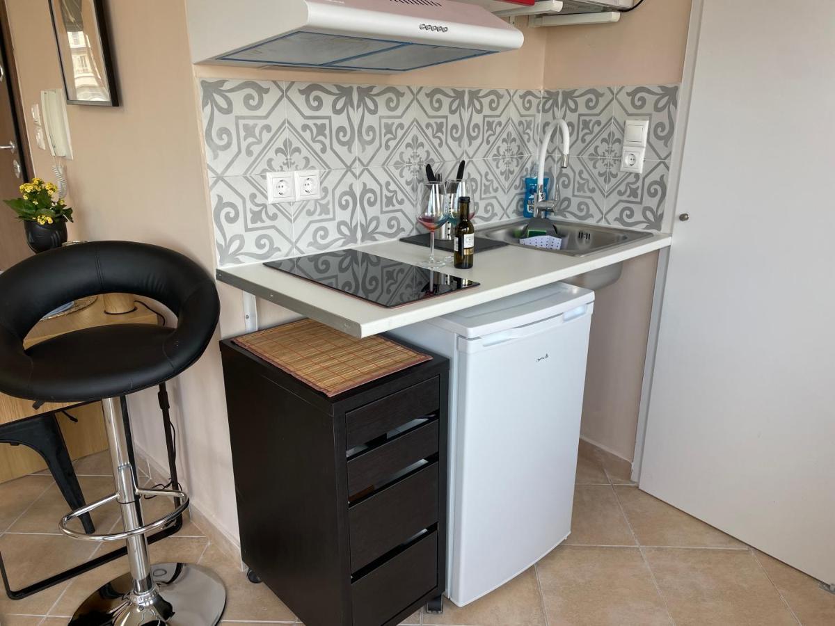 Cozy Apartment In Heart Athens Near Metro Fix 100M Atenas Exterior foto