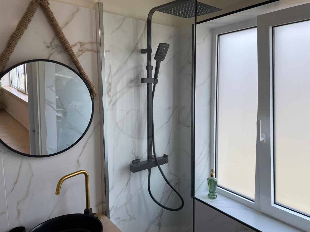 Cozy Apartment In Heart Athens Near Metro Fix 100M Atenas Exterior foto