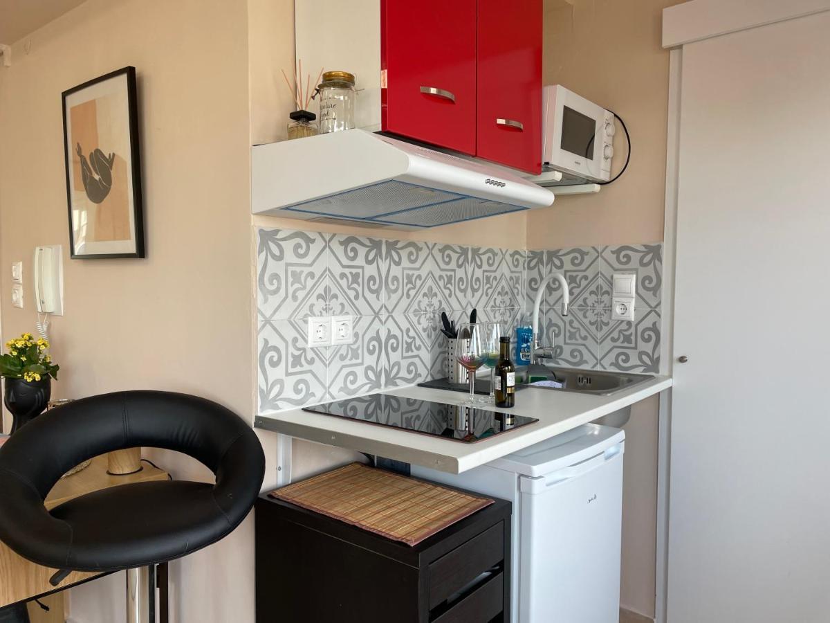 Cozy Apartment In Heart Athens Near Metro Fix 100M Atenas Exterior foto