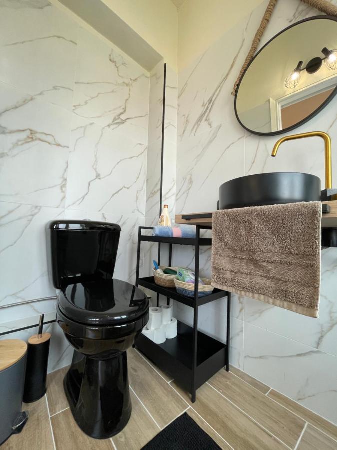 Cozy Apartment In Heart Athens Near Metro Fix 100M Atenas Exterior foto