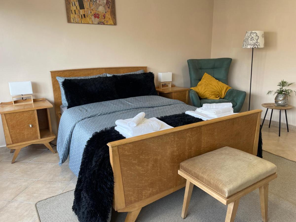 Cozy Apartment In Heart Athens Near Metro Fix 100M Atenas Exterior foto